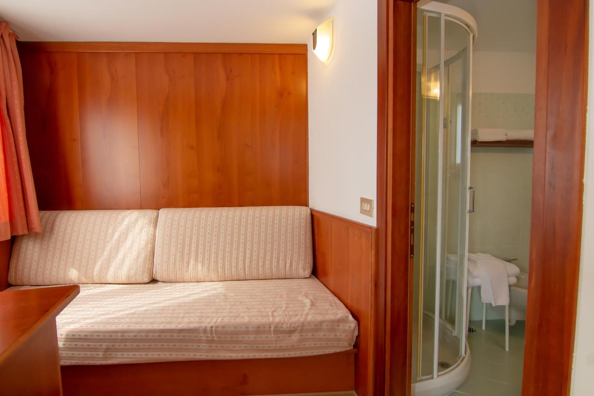 Hotel Miralago Bossico Номер фото