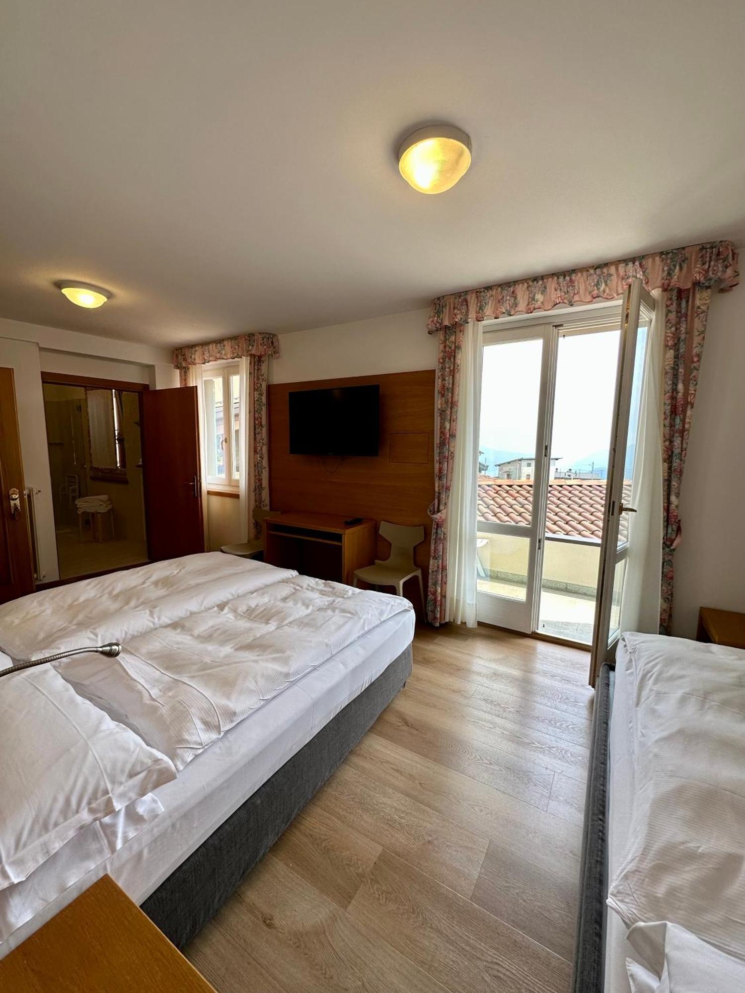 Hotel Miralago Bossico Номер фото